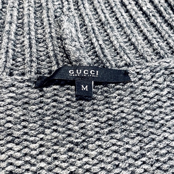 📌 SOLD 📌 GUCCI CAMEL HAIR KNIT WITH TURTLENECK  PONCHO / CAPE. - Picture 10 of 11